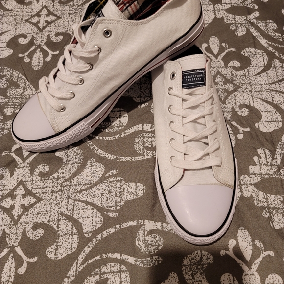 Mens Sneaker NWT - Picture 2 of 2